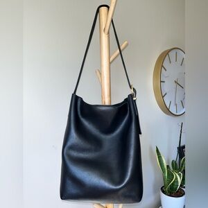 Madewell's genuine leather Essential Bucket Tote Bag in Black, like new.